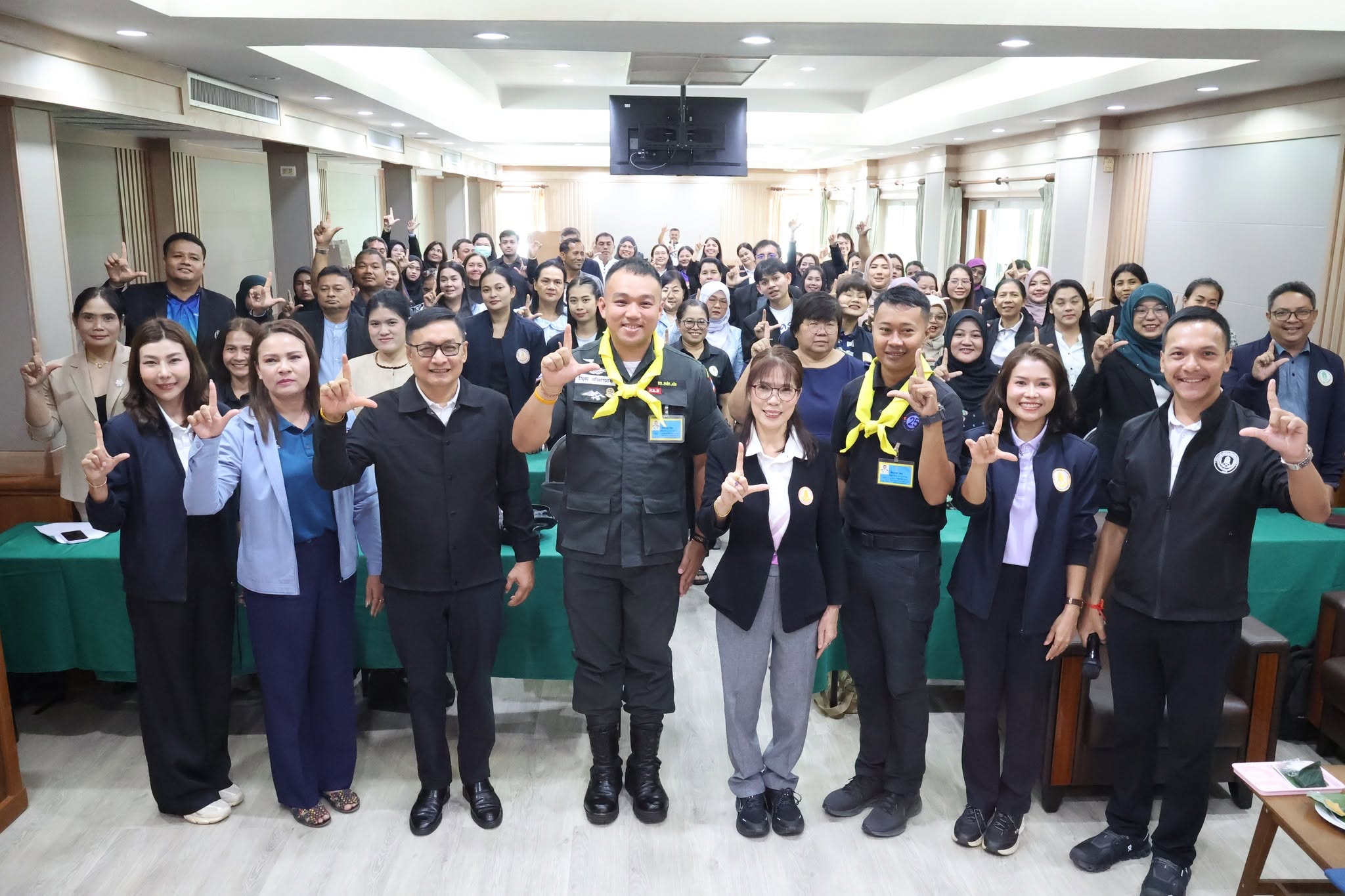 สกร.กระบี่ รวมพลังคน สร้างทีม ขับเคลื่อนการเรียนรู้ ประเมินผลงาน ปรับกระบวนทัศน์ เติมพลังทีม สู่เป้าหมายเดียวกัน